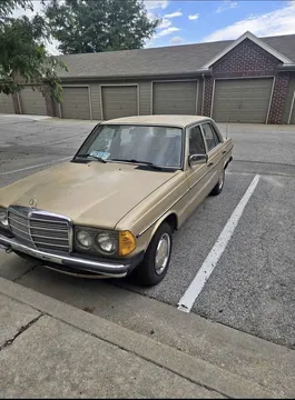 1984 Mercedes-Benz E-Class 230e