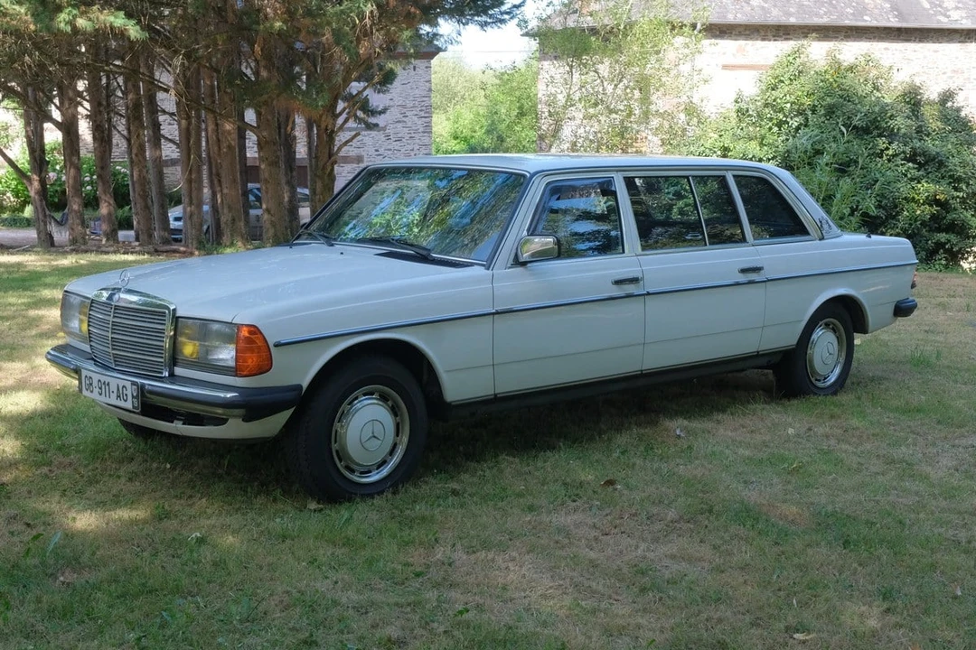 1984 Mercedes-Benz W123 Sedan - Image 3 of 30