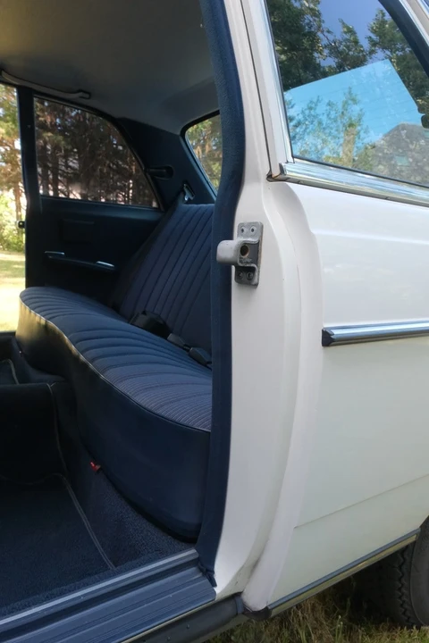 1984 Mercedes-Benz W123 Sedan - Image 30 of 30