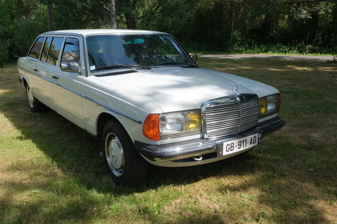 1984 Mercedes-Benz W123 Sedan - Image 23 of 30