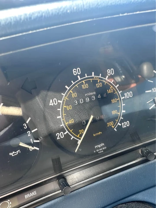1984 Mercedes-Benz 190E - Image 9 of 18