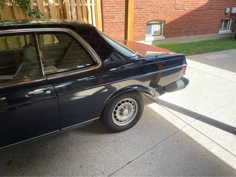 1984 Mercedes-Benz 190E - Image 13 of 15