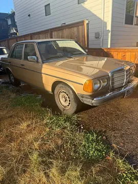 1984 Mercedes-Benz 300 D Sedan 4D
