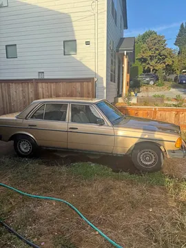 1984 Mercedes-Benz 300 D Sedan