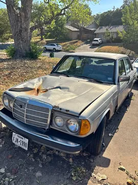 1984 Mercedes-Benz 300D Sedan