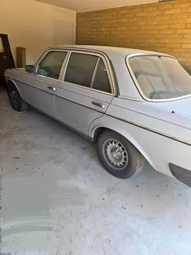 1984 Mercedes-Benz 300D Sedan 4D