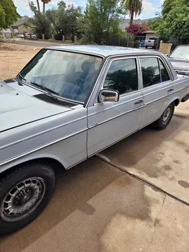 1984 Mercedes-Benz 300 D Sedan 4D