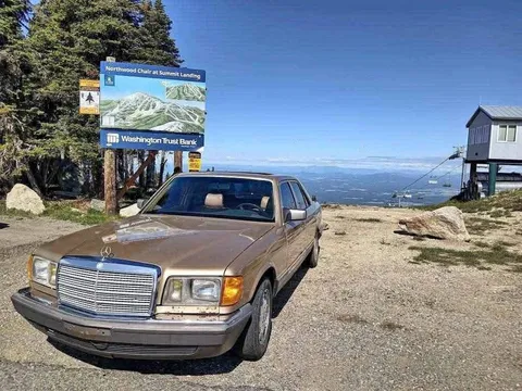 1984 Mercedes-Benz 300 SD Sedan 4D