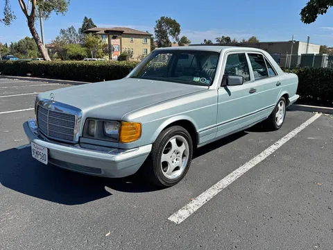 1984 Mercedes-Benz 300 SD Sedan 4D