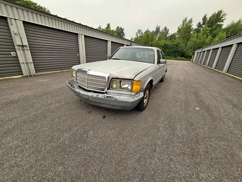 1984 Mercedes-Benz 300SD Sedan 4D