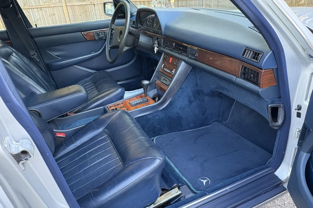 1984 Mercedes-Benz W126 S-Class Sedan - Image 15 of 24