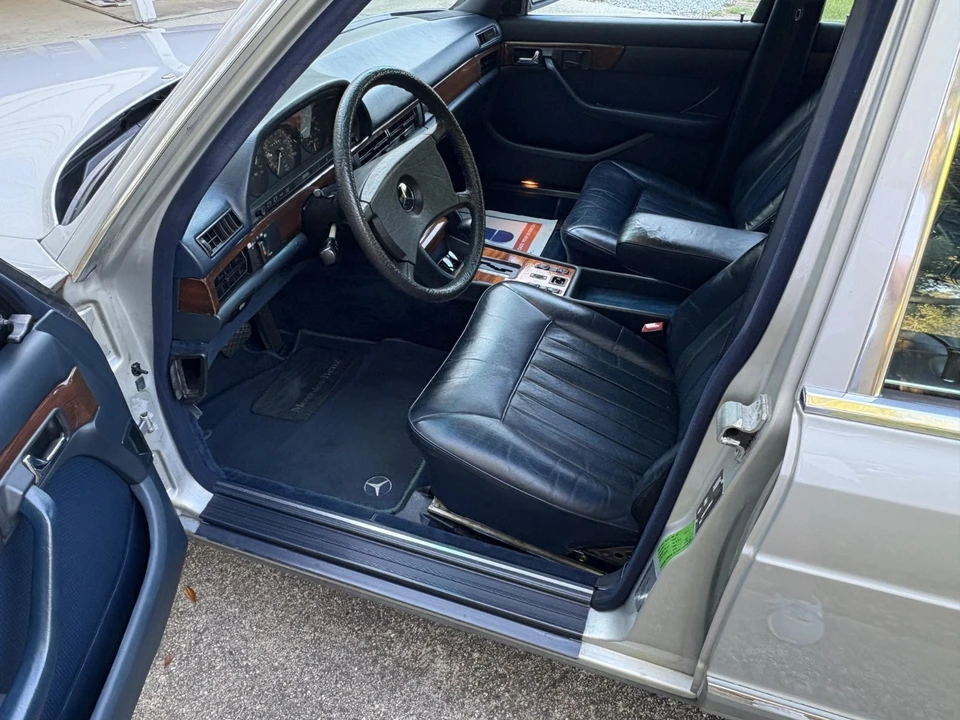1984 Mercedes-Benz W126 S-Class Sedan - Image 21 of 24