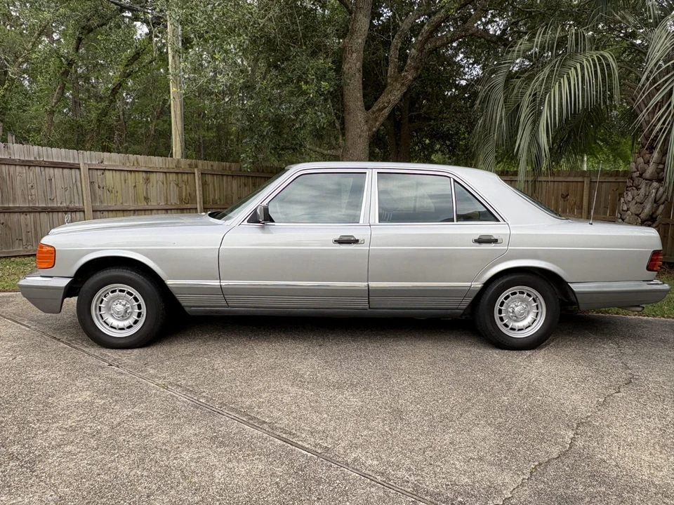 1984 Mercedes-Benz W126 S-Class Sedan - Image 8 of 24