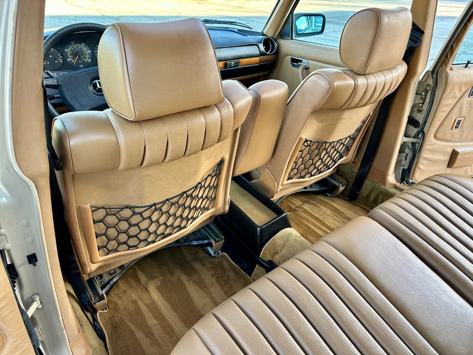 1984 Mercedes-Benz 190E - Image 28 of 31
