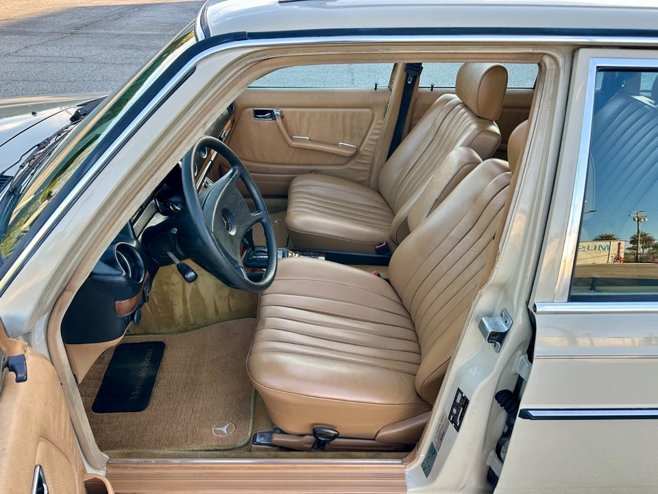 1984 Mercedes-Benz 190E - Image 24 of 31