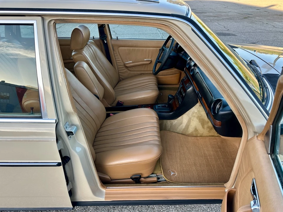 1984 Mercedes-Benz 190E - Image 25 of 31