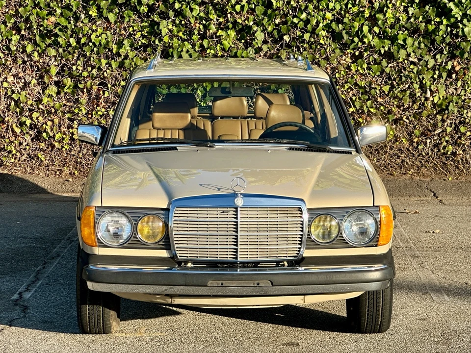 1984 Mercedes-Benz 190E - Image 13 of 31