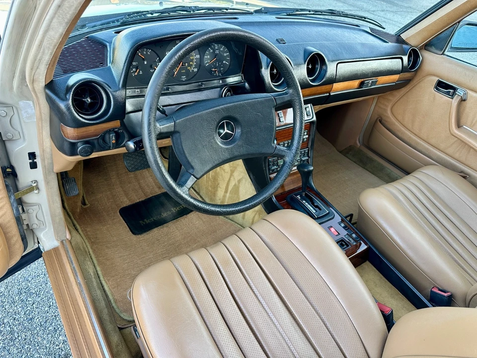 1984 Mercedes-Benz 190E - Image 22 of 31