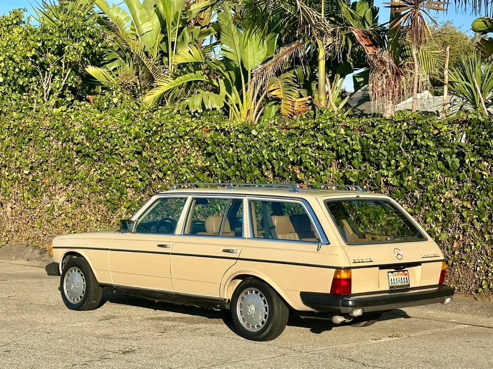 1984 Mercedes-Benz 190E - Image 16 of 31