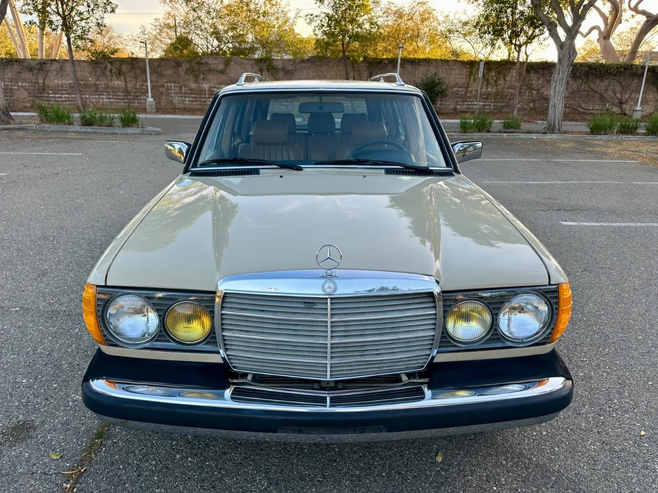 1984 Mercedes-Benz 190E - Image 8 of 31