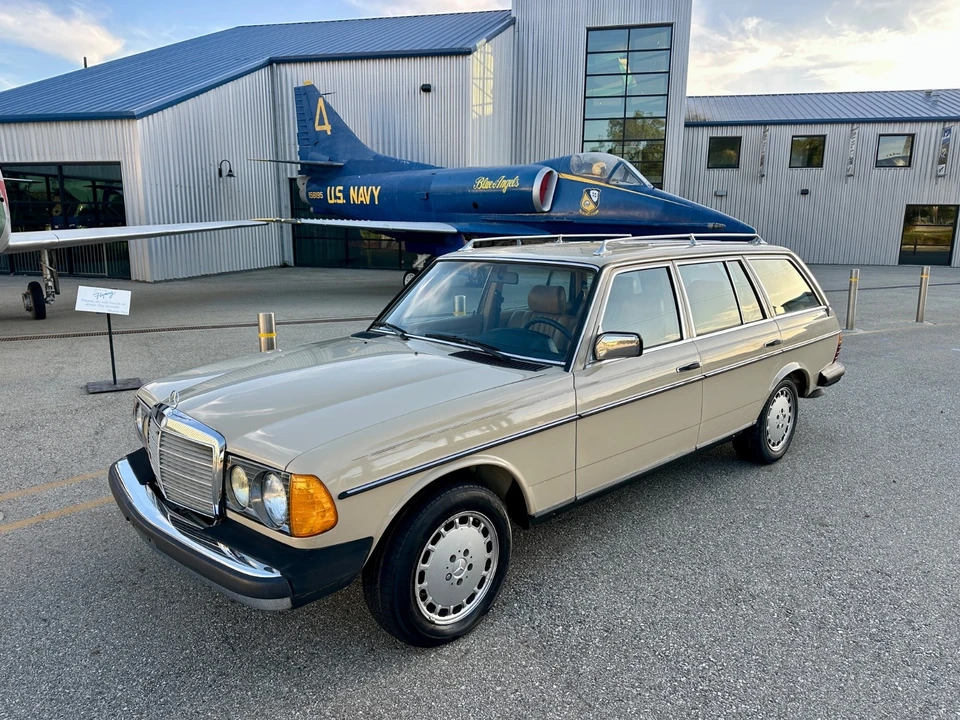1984 Mercedes-Benz 190E - Image 3 of 31