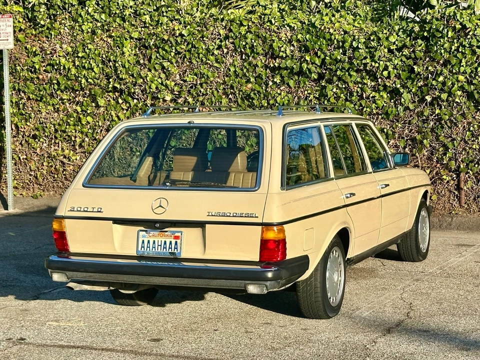 1984 Mercedes-Benz 190E - Image 15 of 31