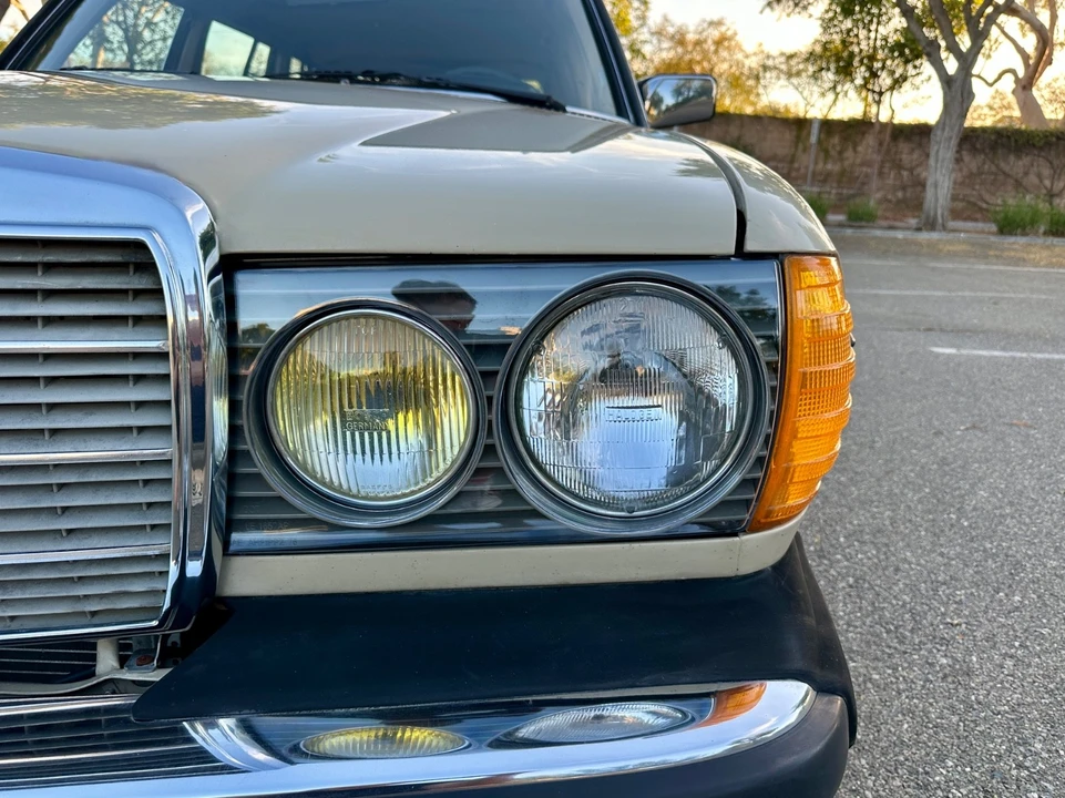 1984 Mercedes-Benz 190E - Image 21 of 31