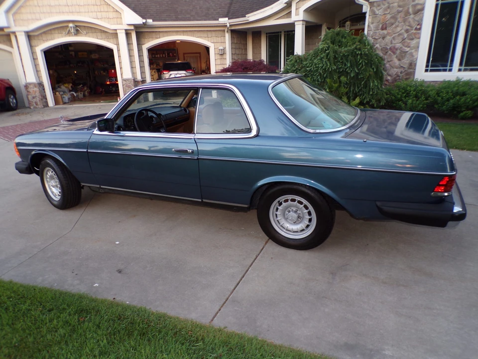 1984 Mercedes-Benz W123 Coupe (C123) - Image 9 of 31
