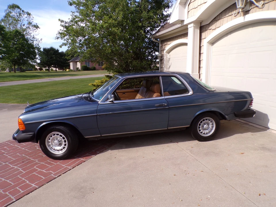 1984 Mercedes-Benz W123 Coupe (C123) - Image 8 of 31