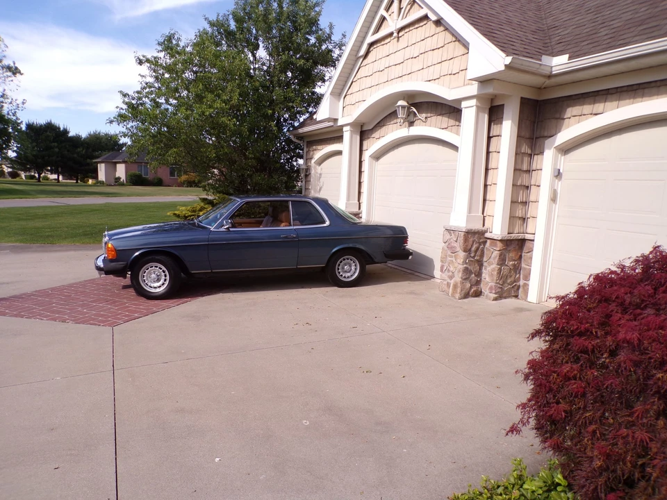 1984 Mercedes-Benz W123 Coupe (C123) - Image 7 of 31