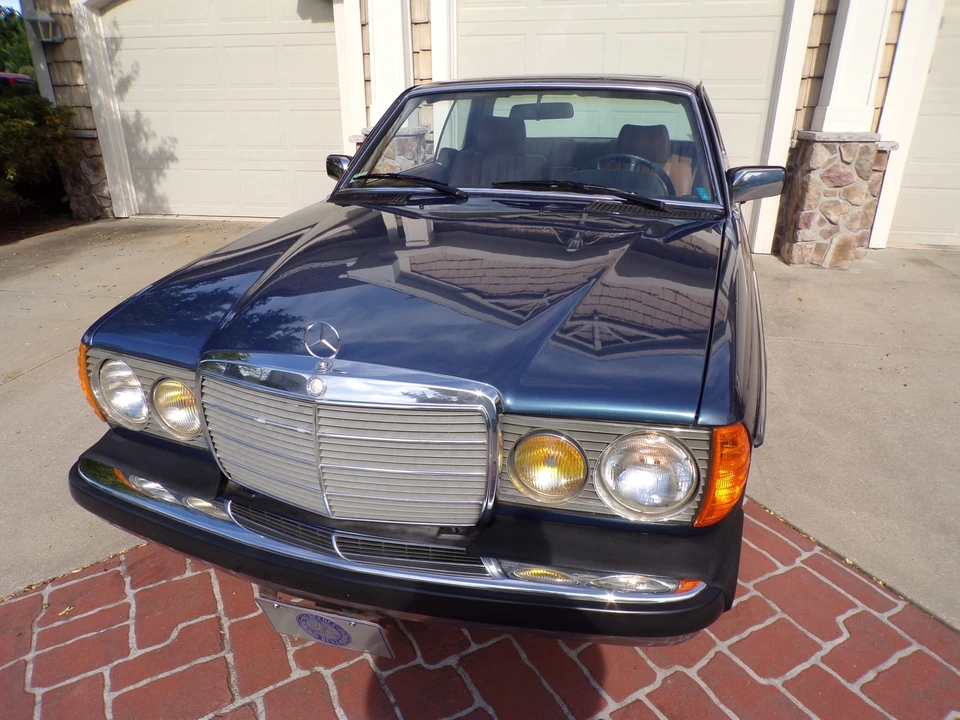1984 Mercedes-Benz W123 Coupe (C123) - Image 2 of 31
