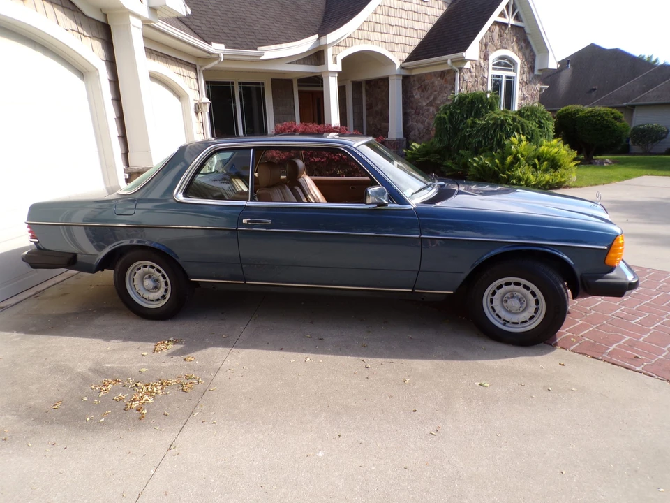 1984 Mercedes-Benz W123 Coupe (C123) - Image 15 of 31