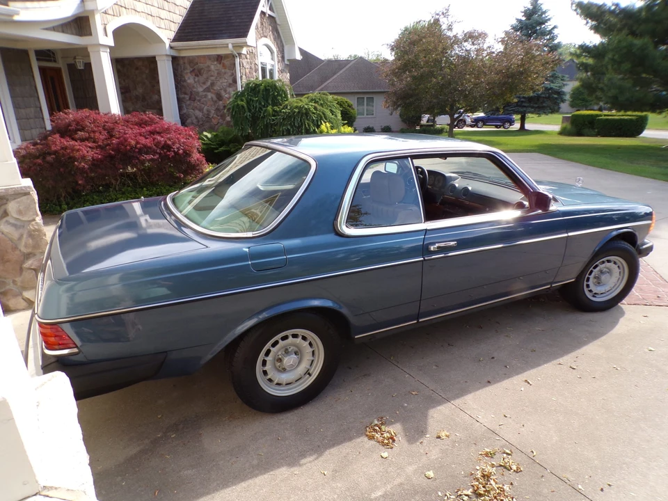 1984 Mercedes-Benz W123 Coupe (C123) - Image 11 of 31