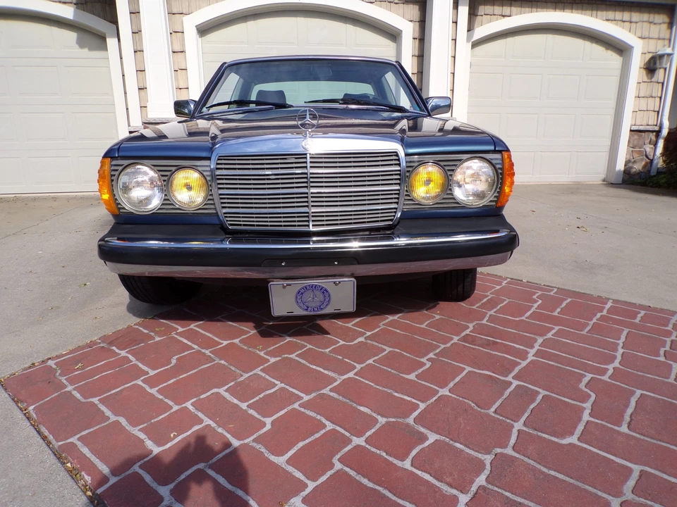 1984 Mercedes-Benz W123 Coupe (C123) - Image 22 of 31