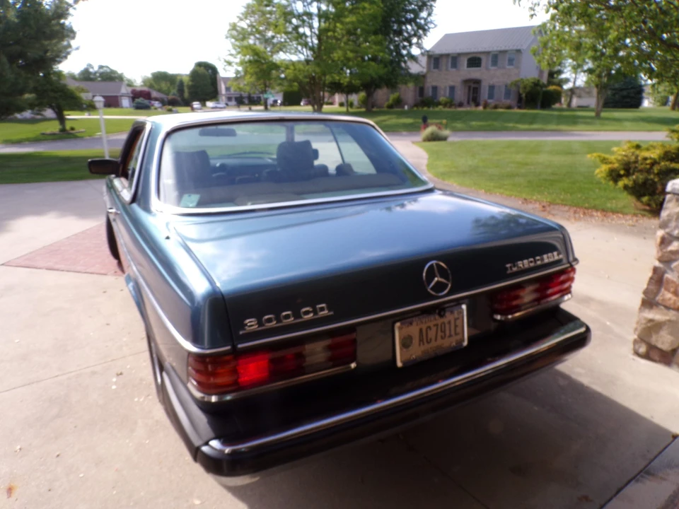 1984 Mercedes-Benz W123 Coupe (C123) - Image 10 of 31