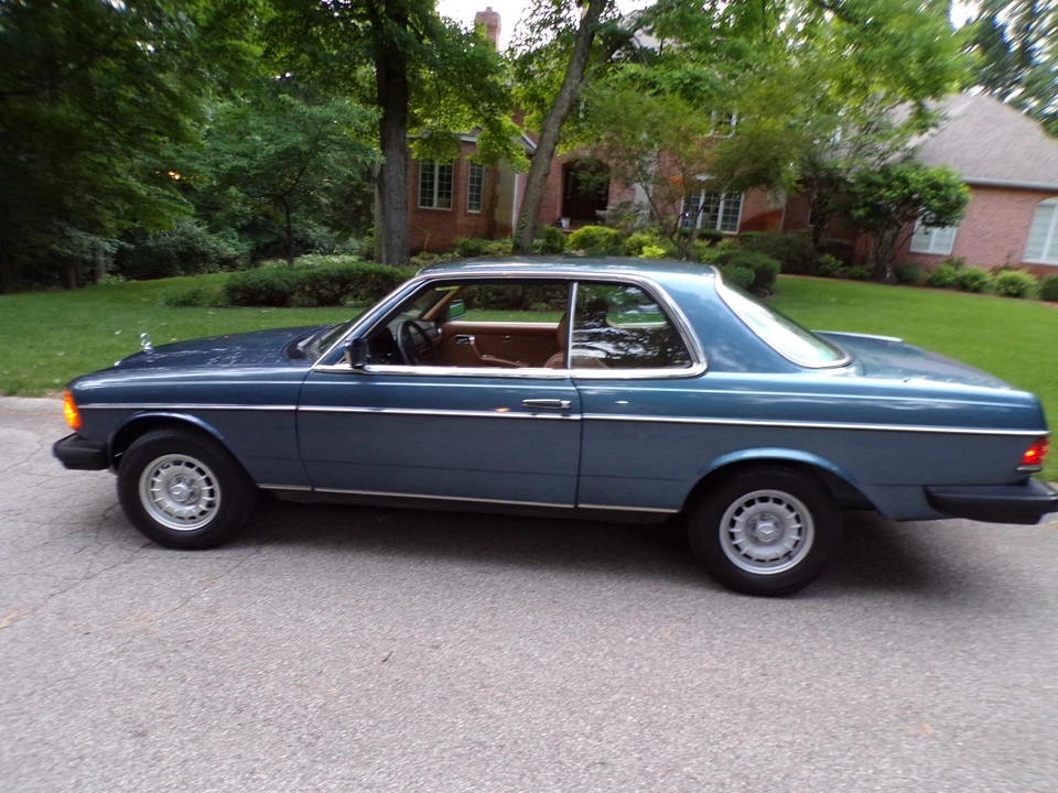 1984 Mercedes-Benz W123 Coupe (C123) - Image 30 of 31