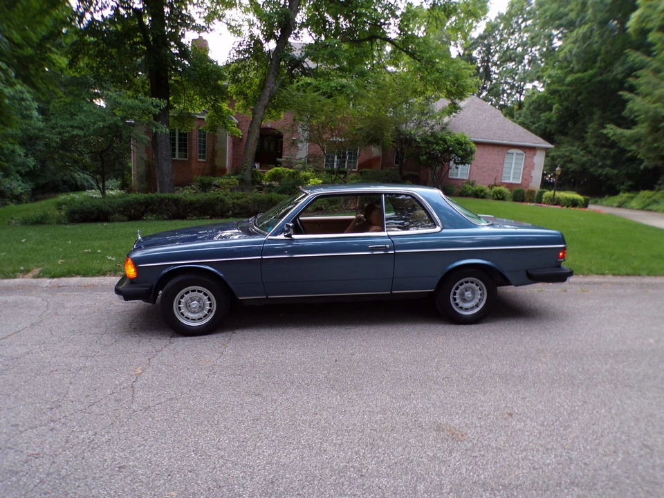 1984 Mercedes-Benz W123 Coupe (C123) - Image 28 of 31