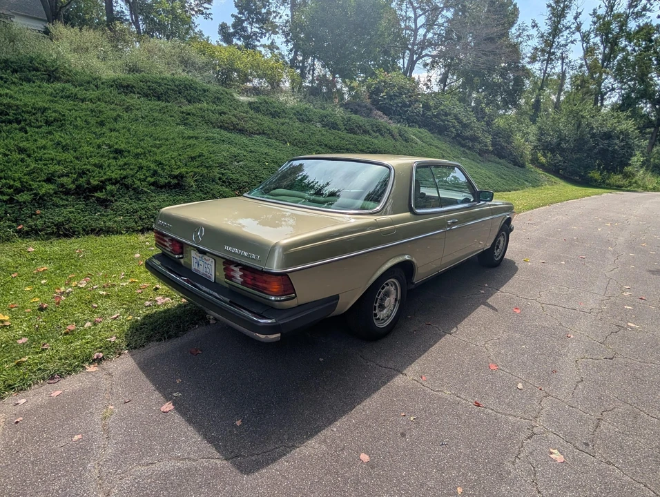 1984 Mercedes-Benz W123 Coupe (C123) - Image 11 of 31