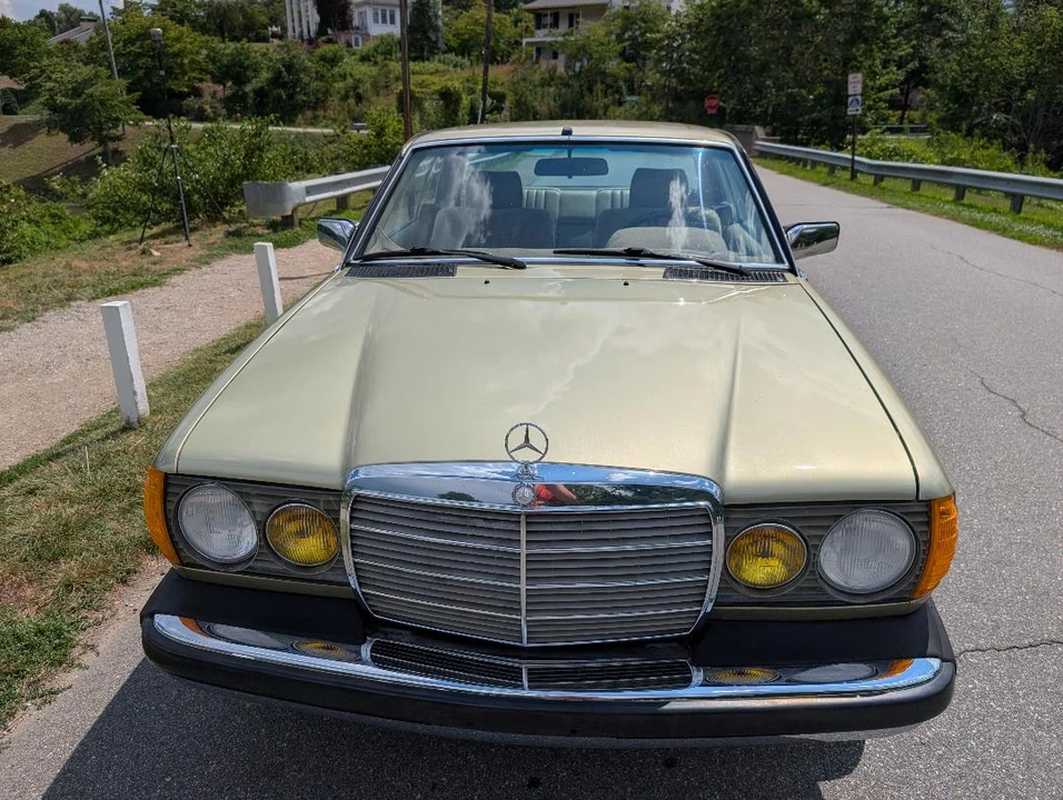 1984 Mercedes-Benz W123 Coupe (C123) - Image 3 of 31