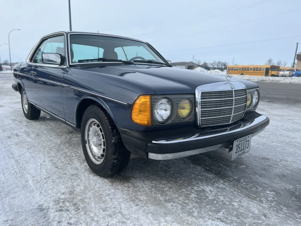 1984 Mercedes-Benz W123 Coupe (C123) - Image 8 of 31