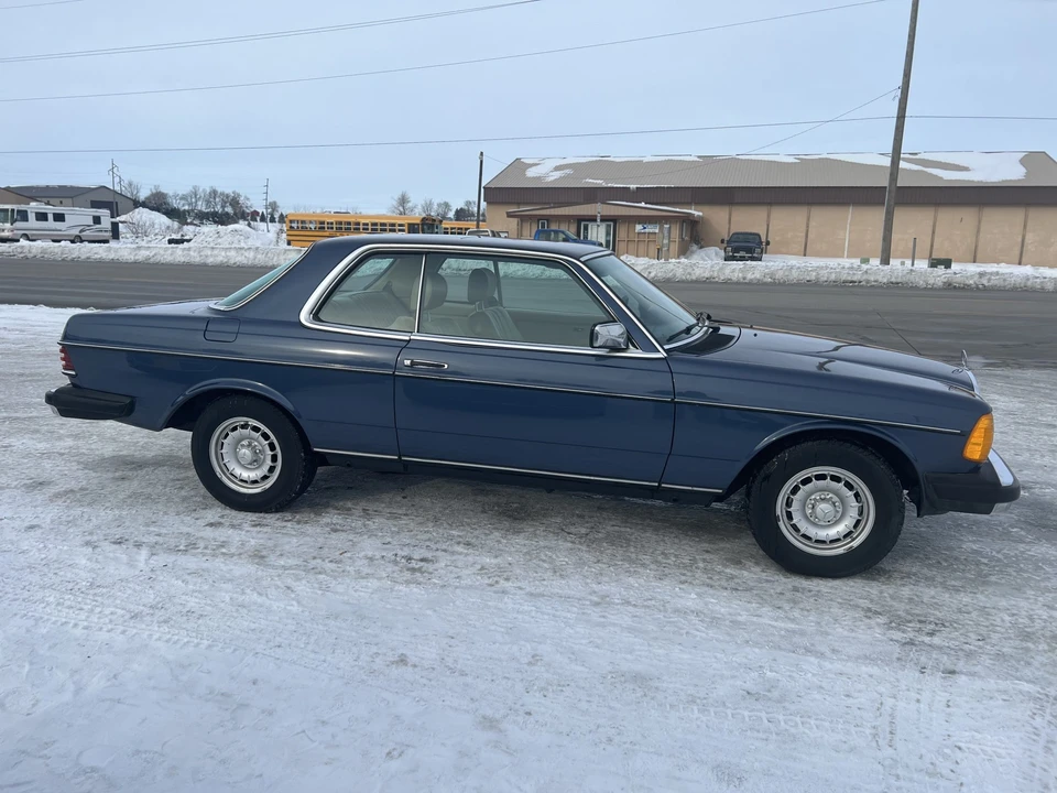 1984 Mercedes-Benz W123 Coupe (C123) - Image 7 of 31