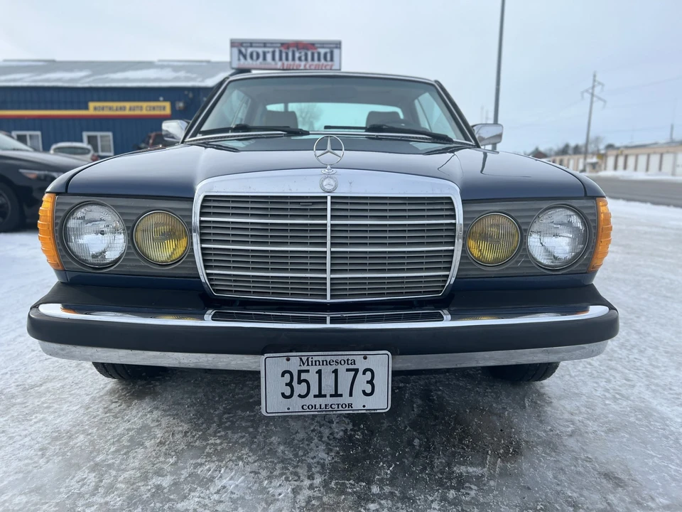 1984 Mercedes-Benz W123 Coupe (C123) - Image 9 of 31