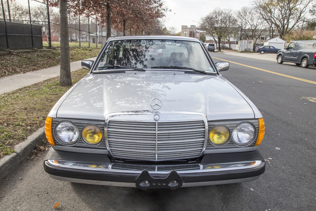 1984 Mercedes-Benz W123 Coupe (C123) - Image 13 of 31