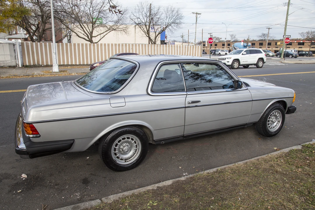 1984 Mercedes-Benz W123 Coupe (C123) - Image 10 of 31