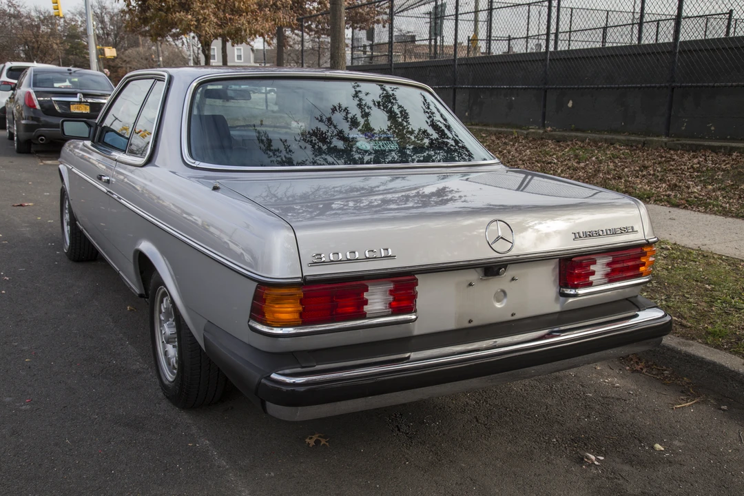 1984 Mercedes-Benz W123 Coupe (C123) - Image 8 of 31