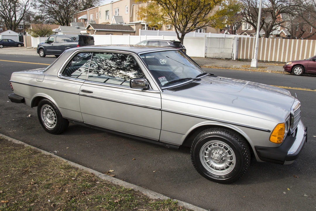 1984 Mercedes-Benz W123 Coupe (C123) - Image 3 of 31
