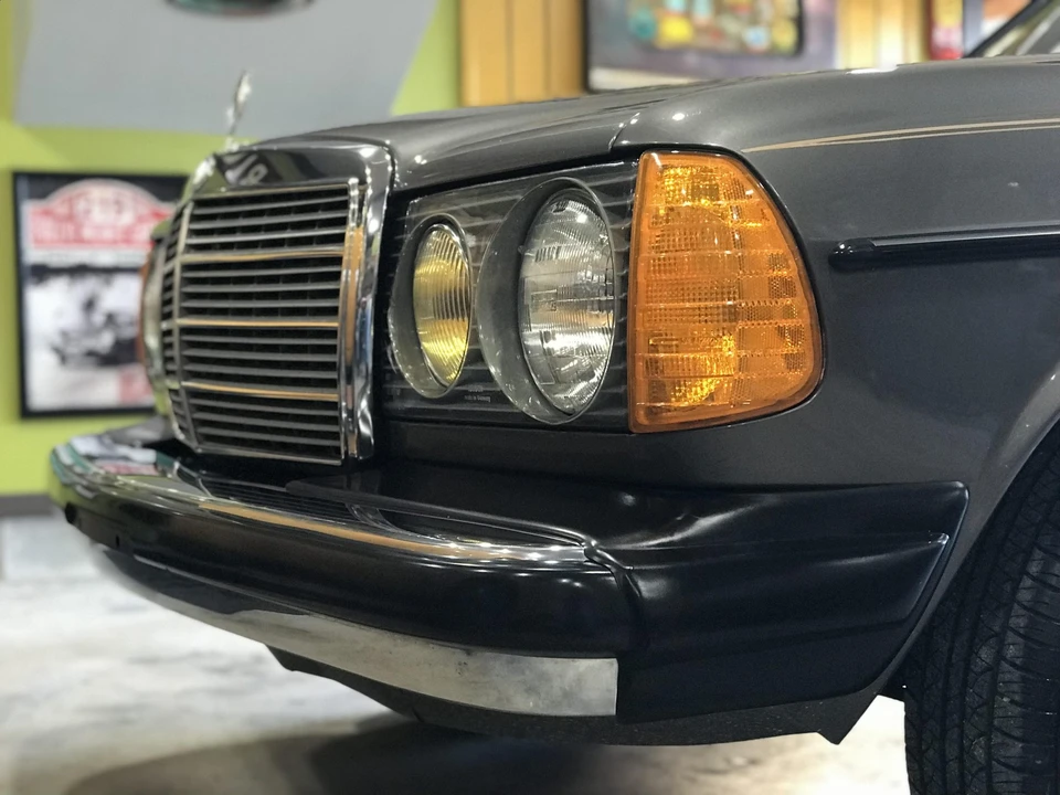 1984 Mercedes-Benz W123 Coupe (C123) - Image 17 of 31