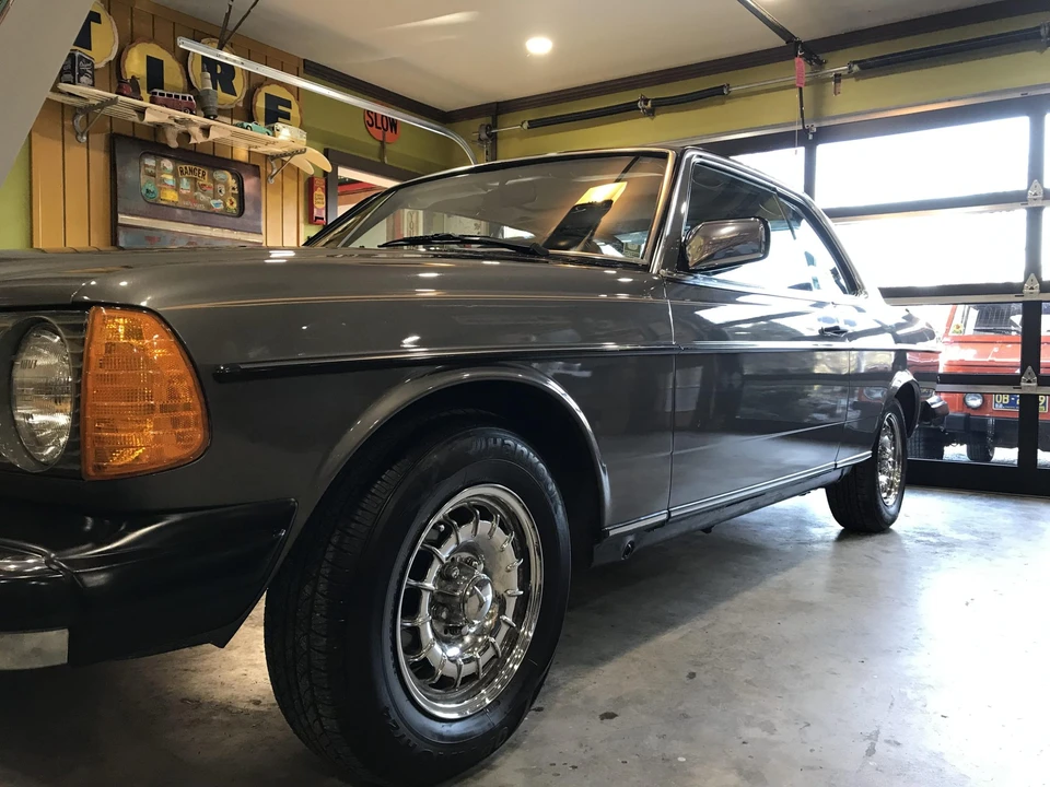 1984 Mercedes-Benz W123 Coupe (C123) - Image 14 of 31