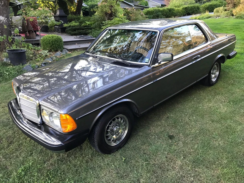 1984 Mercedes-Benz W123 Coupe (C123) - Image 2 of 31