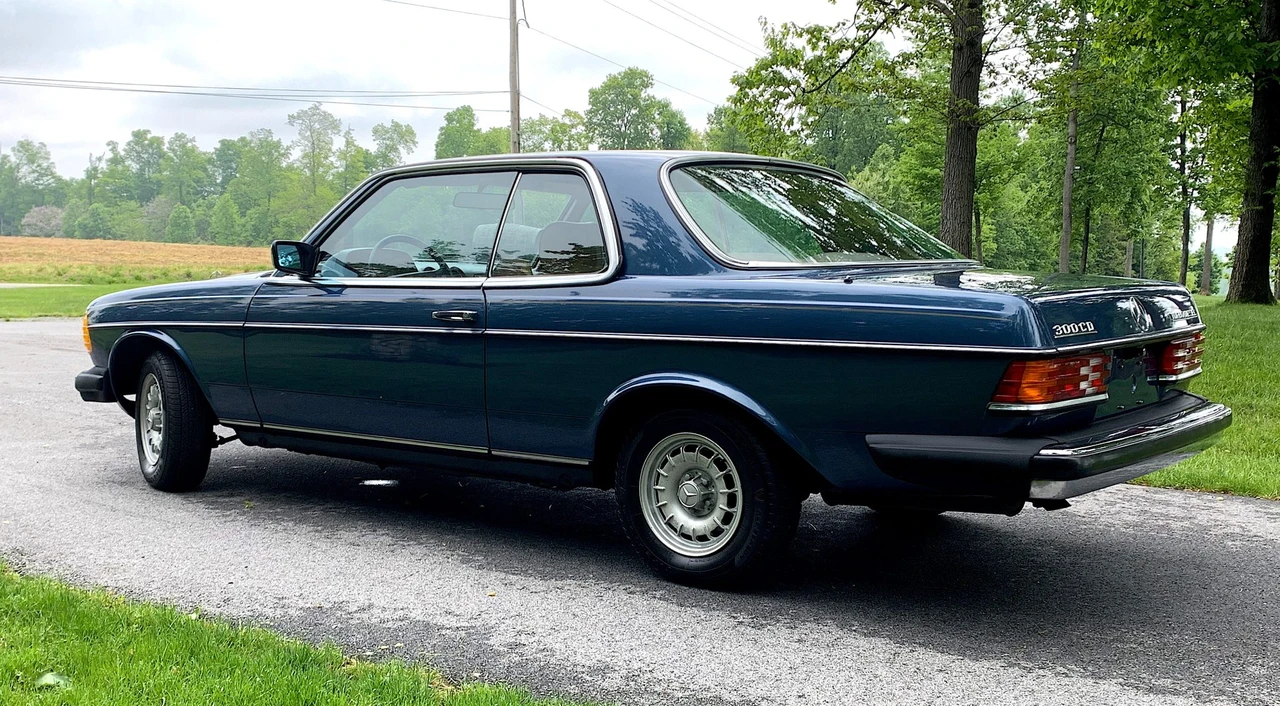1984 Mercedes-Benz W123 Coupe (C123) - Image 10 of 31